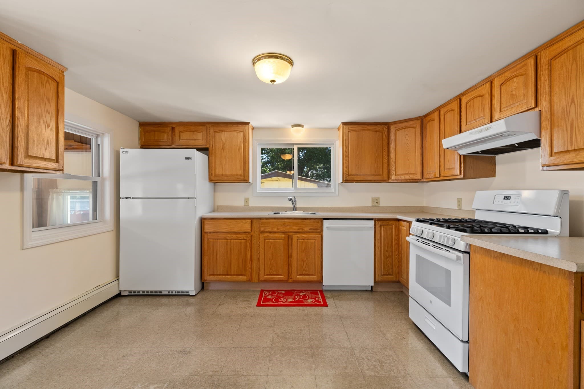 Single Family Residence at 316 Emery St, Dracut MA 01826, Dracut, photo 4 of 35