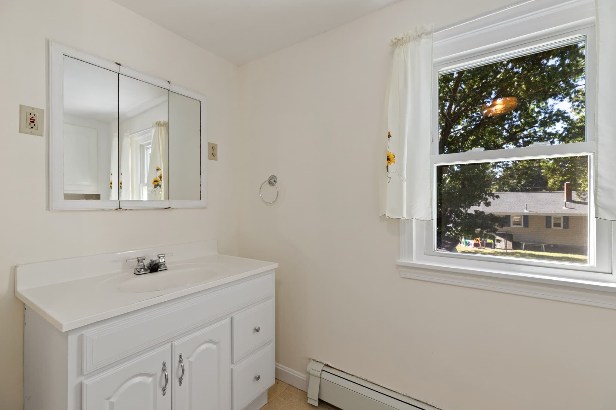 Single Family Residence at 316 Emery St, Dracut MA 01826, Dracut, photo 8 of 35