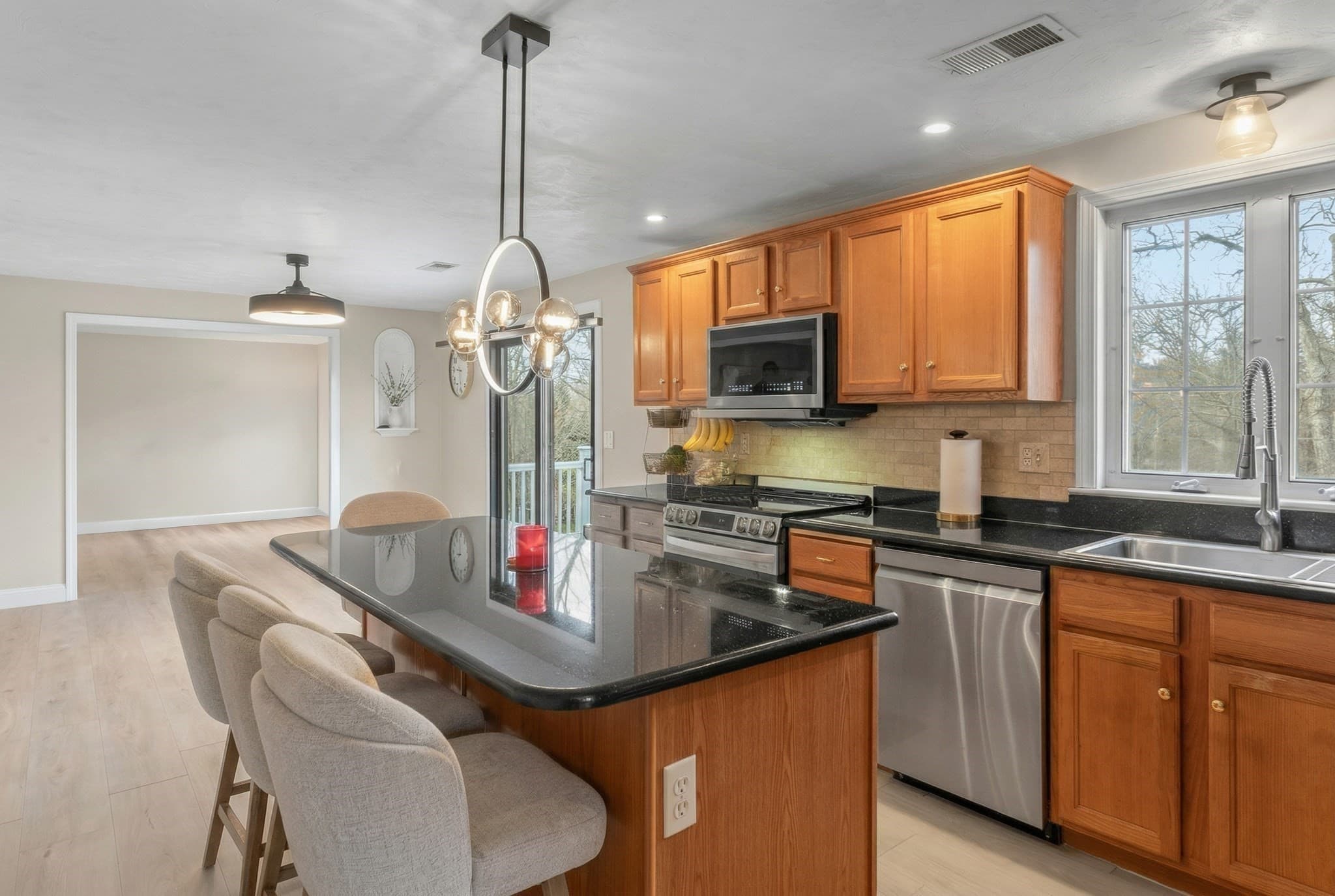 Single Family Residence at 455 East St, West Bridgewater MA 02379, West Bridgewater, photo 7 of 28