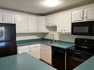 Condominium at 20 Abbey Rd # 306, Leominster MA 01453, Leominster, photo 2 of 16