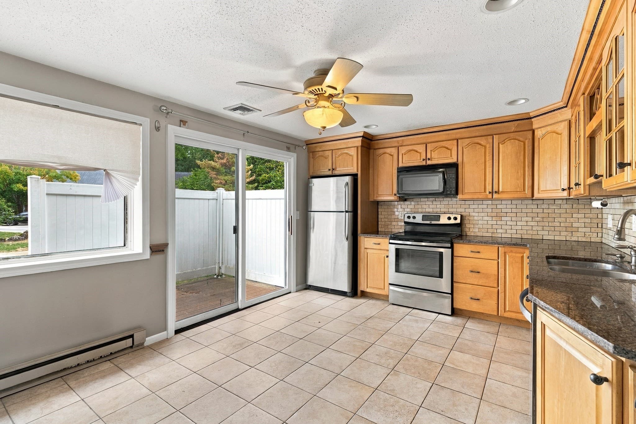Condominium at 835 Mount Hope St # 22, North Attleboro MA 02760, North Attleboro, photo 7 of 27