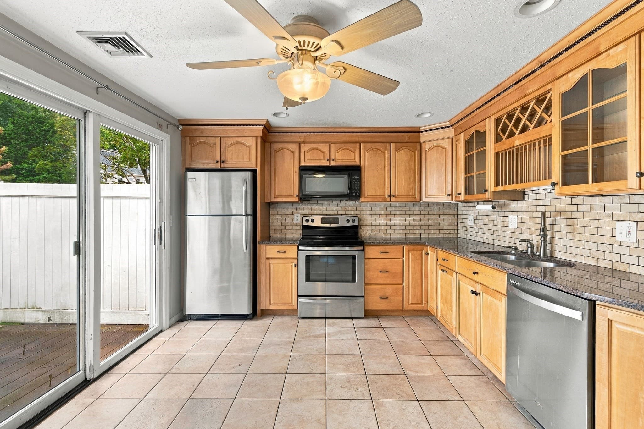 Condominium at 835 Mount Hope St # 22, North Attleboro MA 02760, North Attleboro, photo 8 of 27