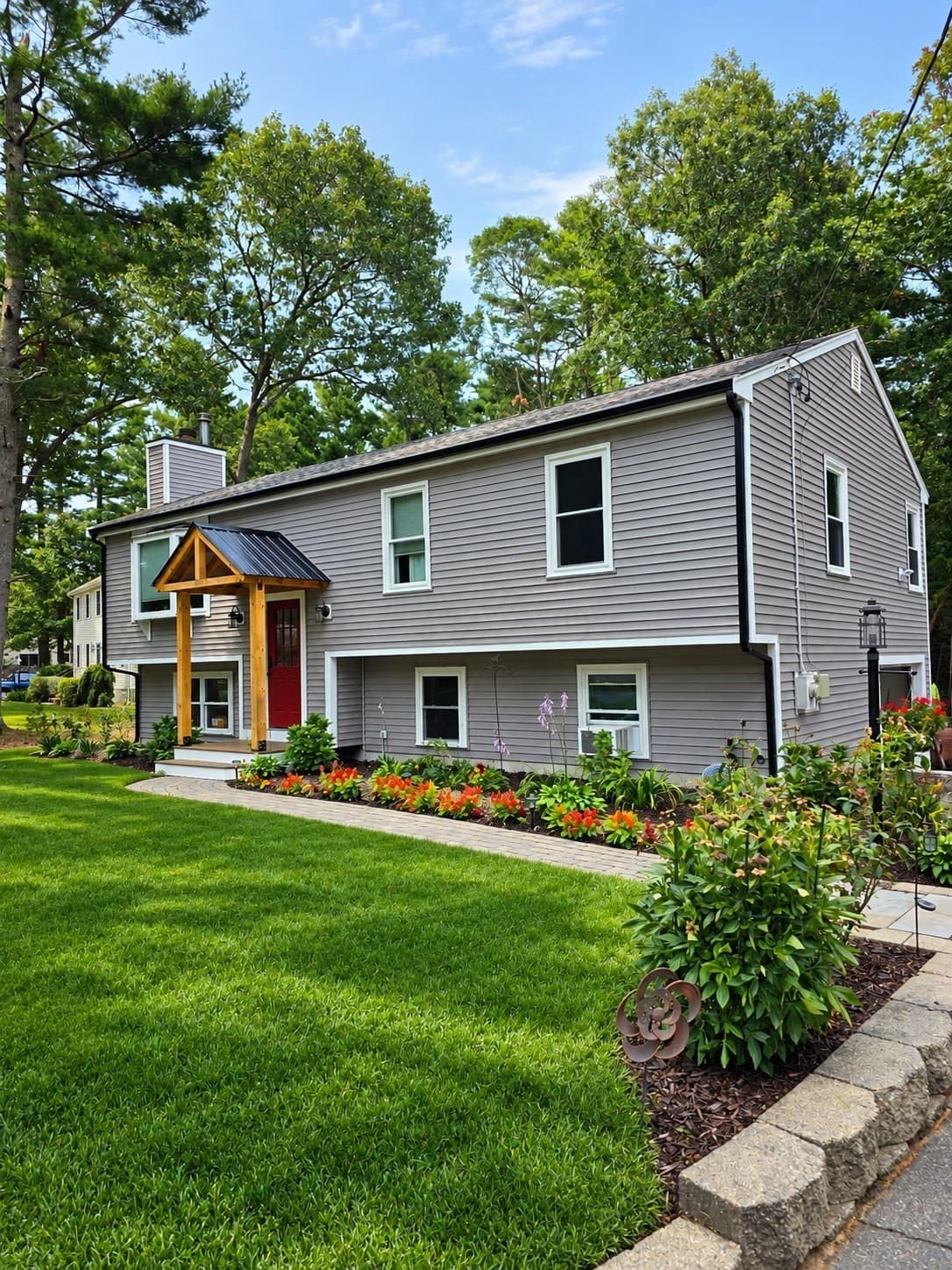 Single Family Residence at 155 Hathaway St, Wareham MA 02571, Wareham, photo 2 of 9