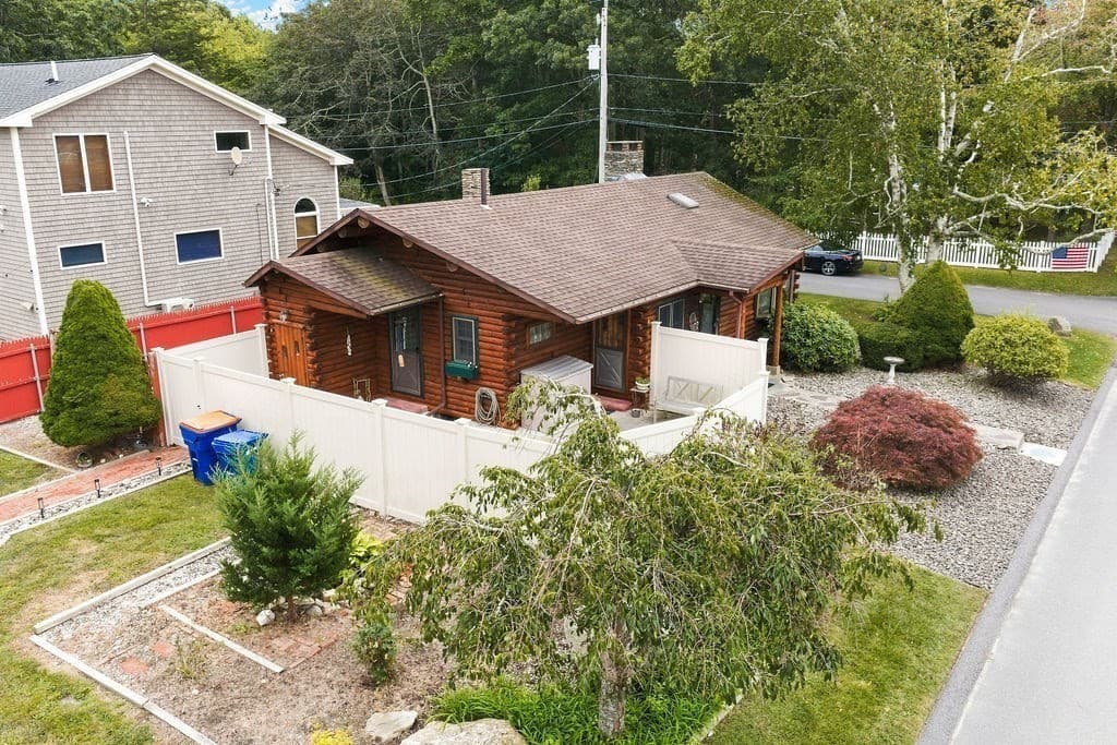 Single Family Residence at 24 Fisherman Rd, Fairhaven MA 02719, Fairhaven, photo 3 of 29