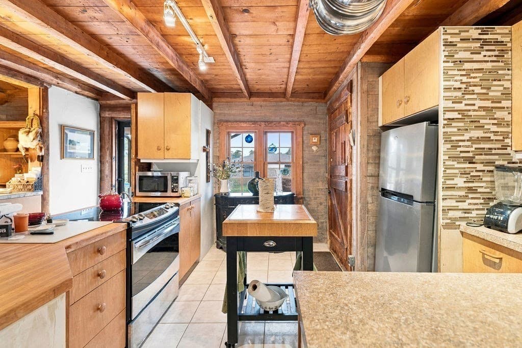 Single Family Residence at 24 Fisherman Rd, Fairhaven MA 02719, Fairhaven, photo 19 of 29