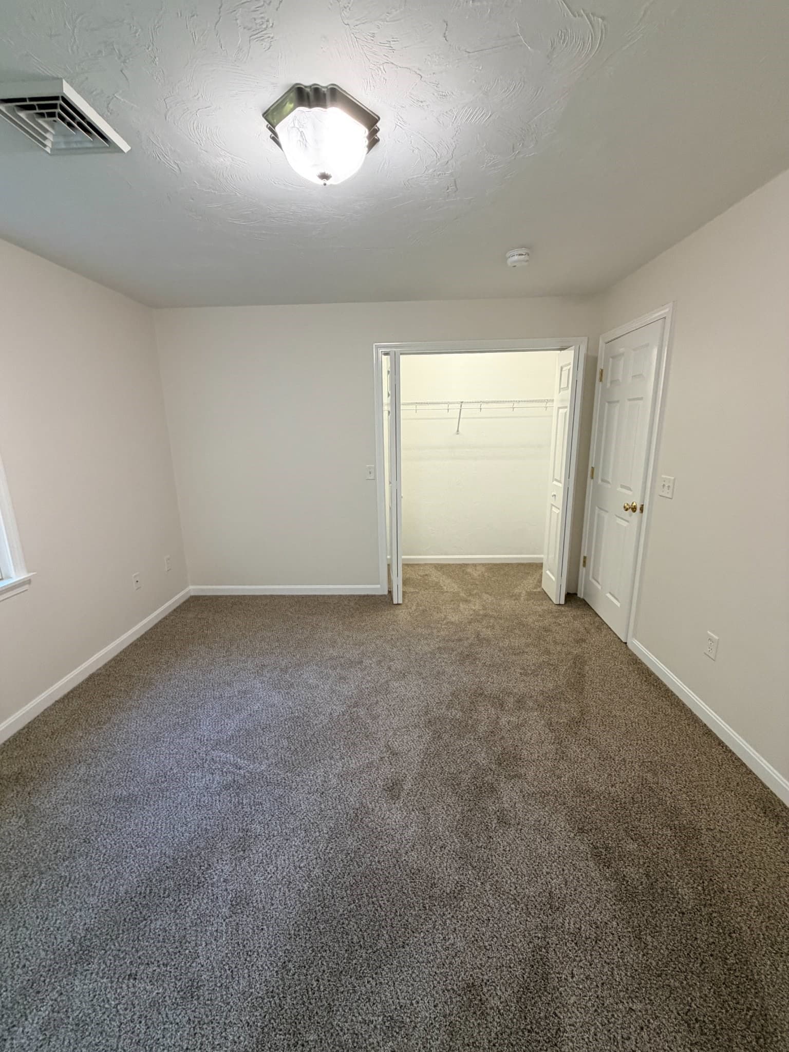 Condominium at 21 Zain Cir # 21, Milford MA 01757, Milford, photo 18 of 37