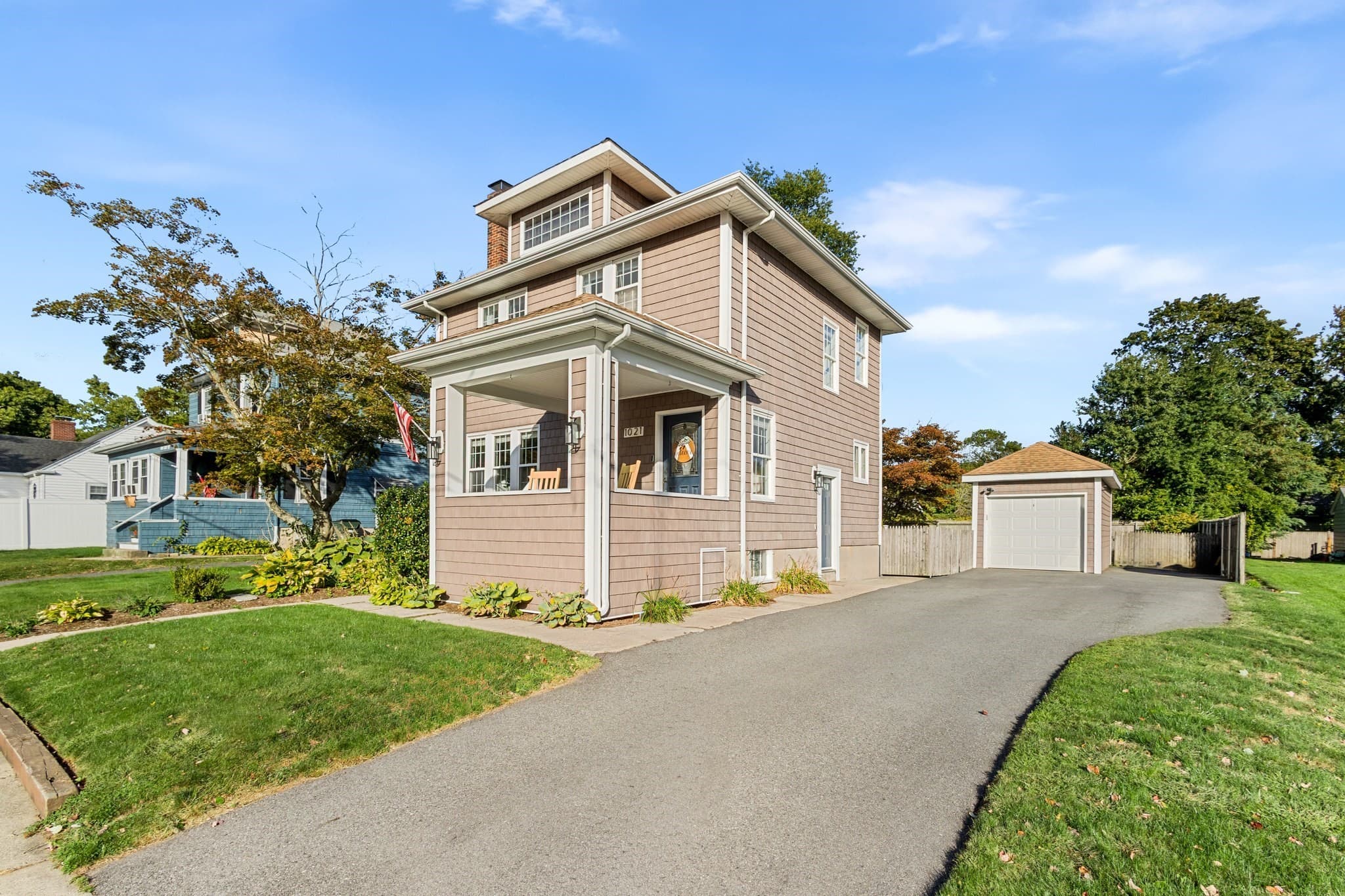 Single Family Residence at 1021 Ray St, Fall River MA 02720, Fall River, photo 4 of 41