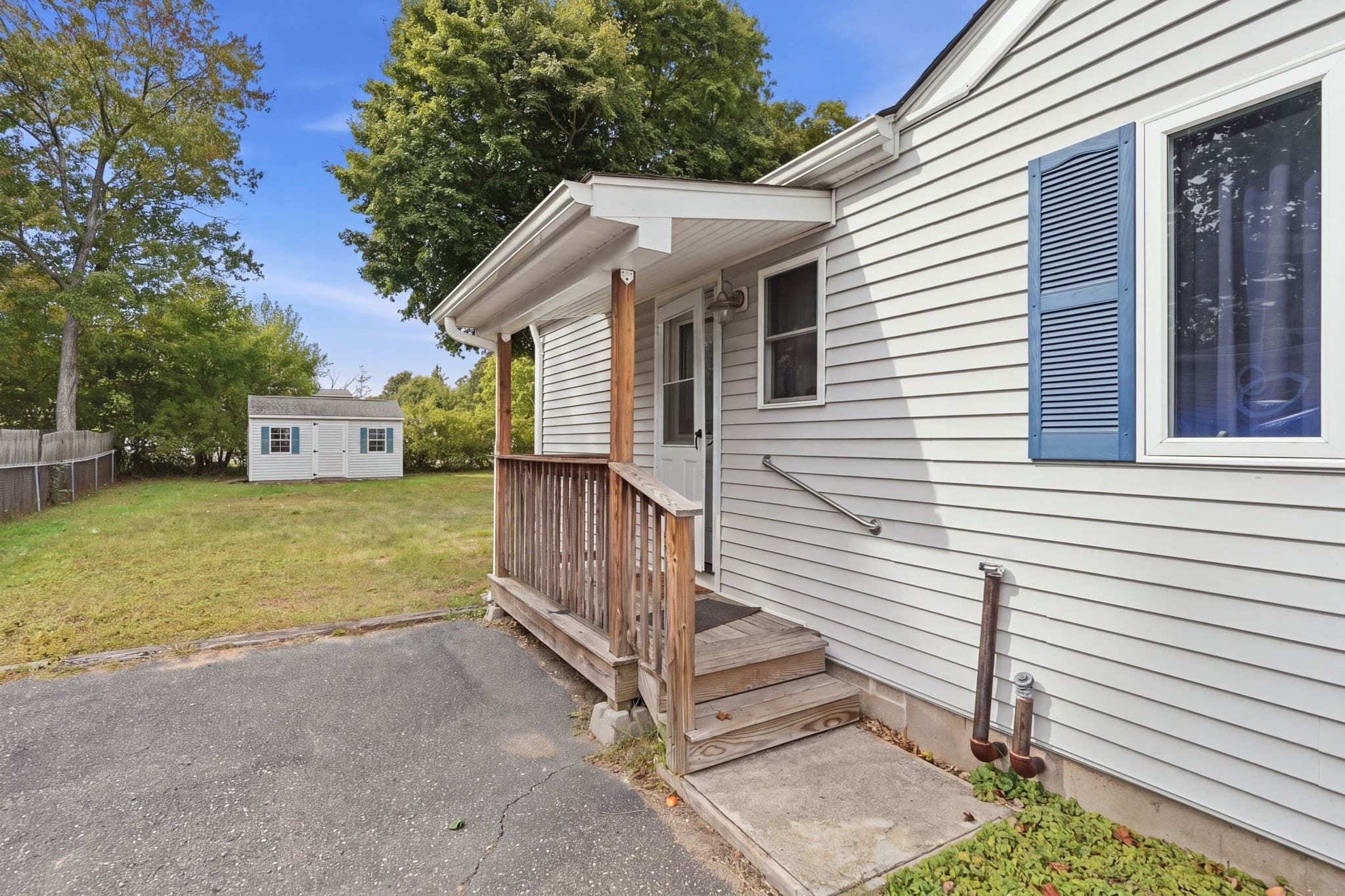 Single Family Residence at 40 W Belmont St, Ludlow MA 01056, Ludlow, photo 6 of 39