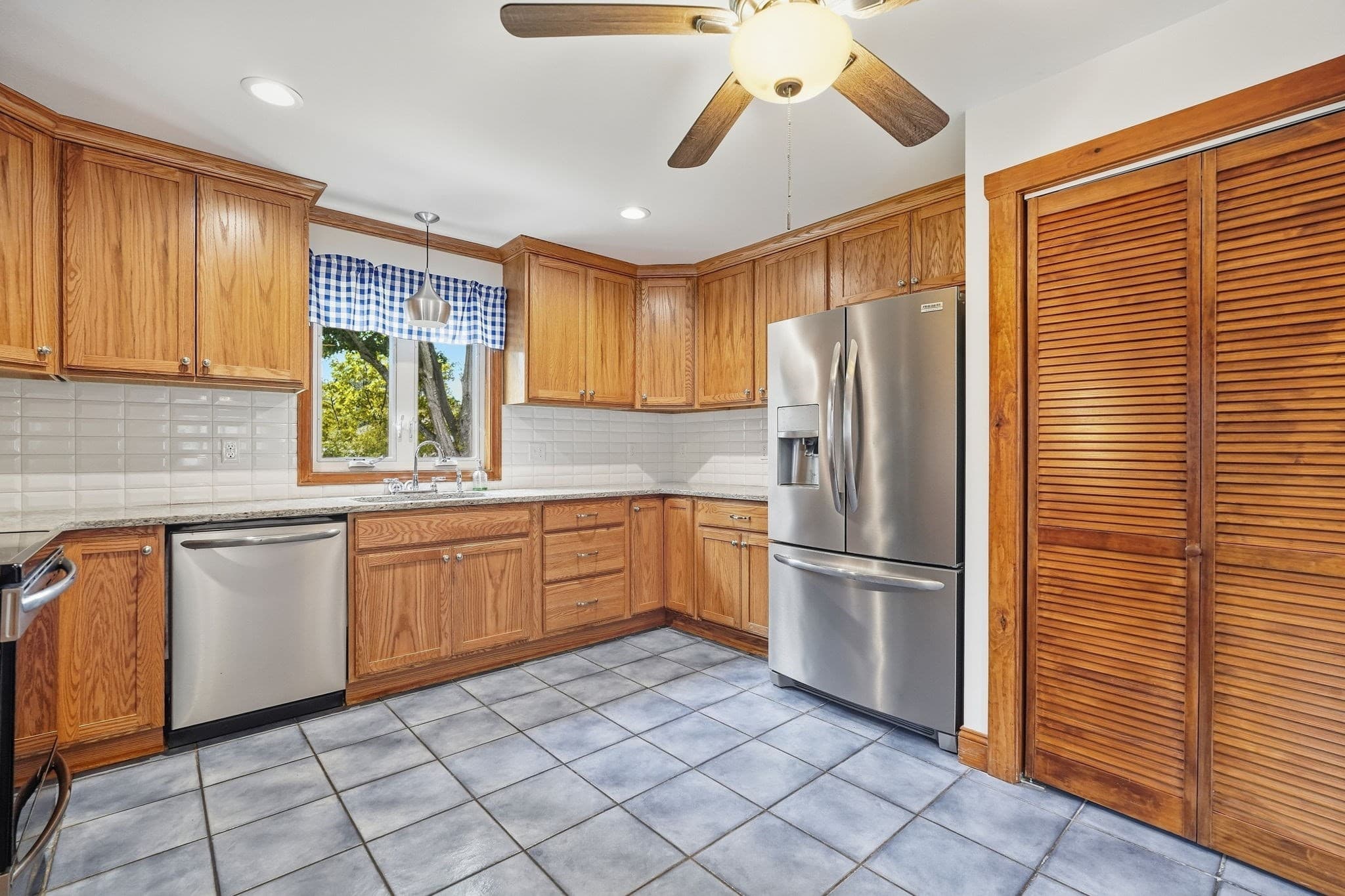 Single Family Residence at 40 W Belmont St, Ludlow MA 01056, Ludlow, photo 15 of 39