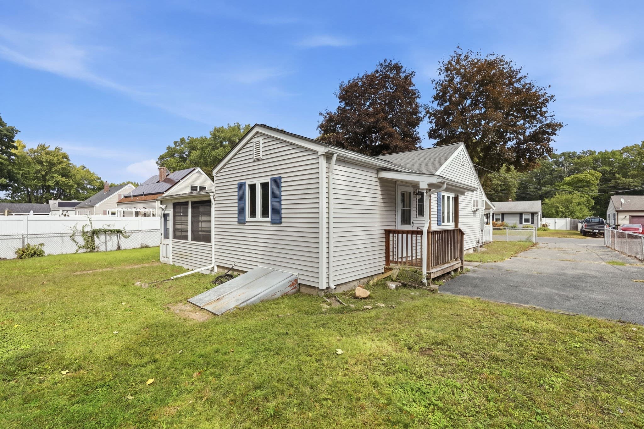 Single Family Residence at 40 W Belmont St, Ludlow MA 01056, Ludlow, photo 8 of 39