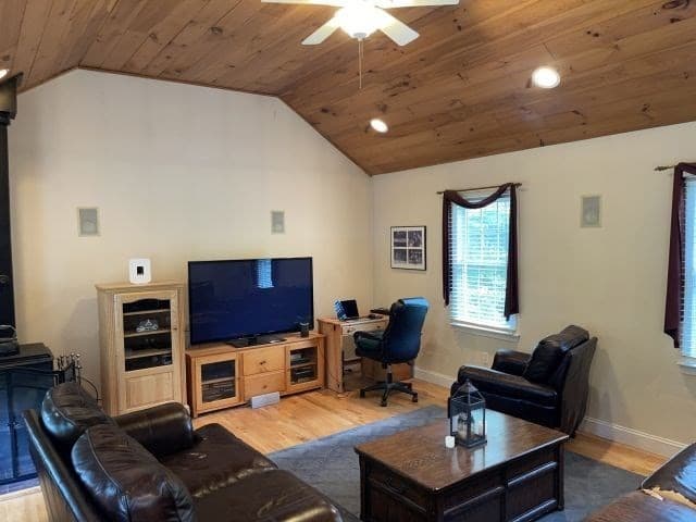 Single Family Residence at 697 Tremont St, Dighton MA 02764, Dighton, photo 19 of 28