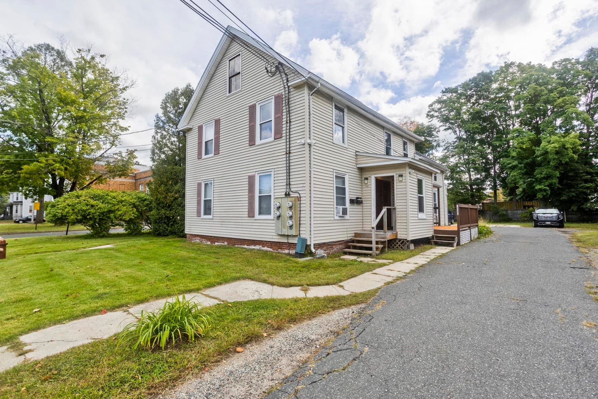 1039-1041 Central St, Palmer MA 01069