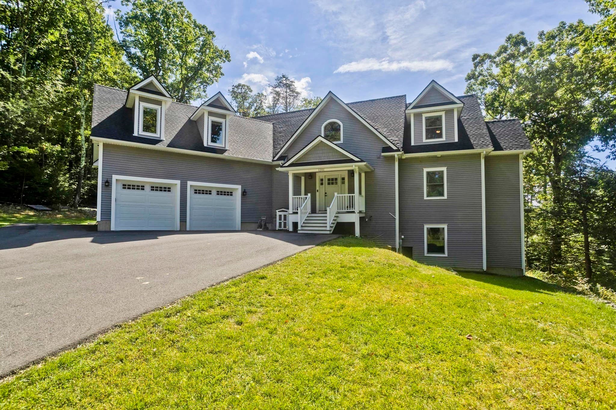 1201 General Knox Rd, Russell MA 01071
