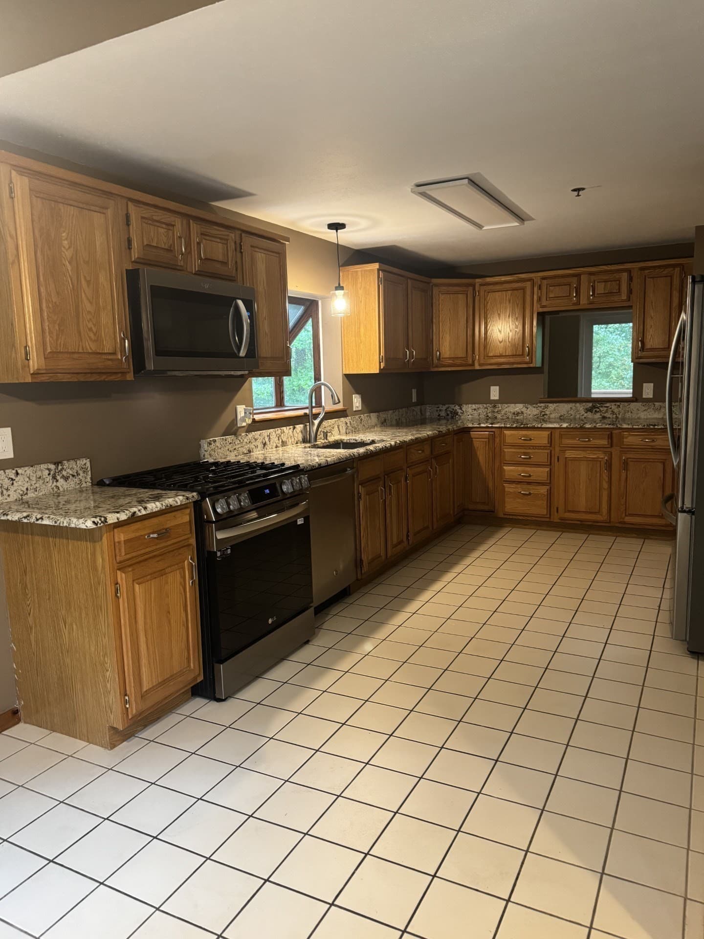 Condominium at 39 Aspen Drive # 39, Atkinson NH 03873, Atkinson, photo 12 of 26