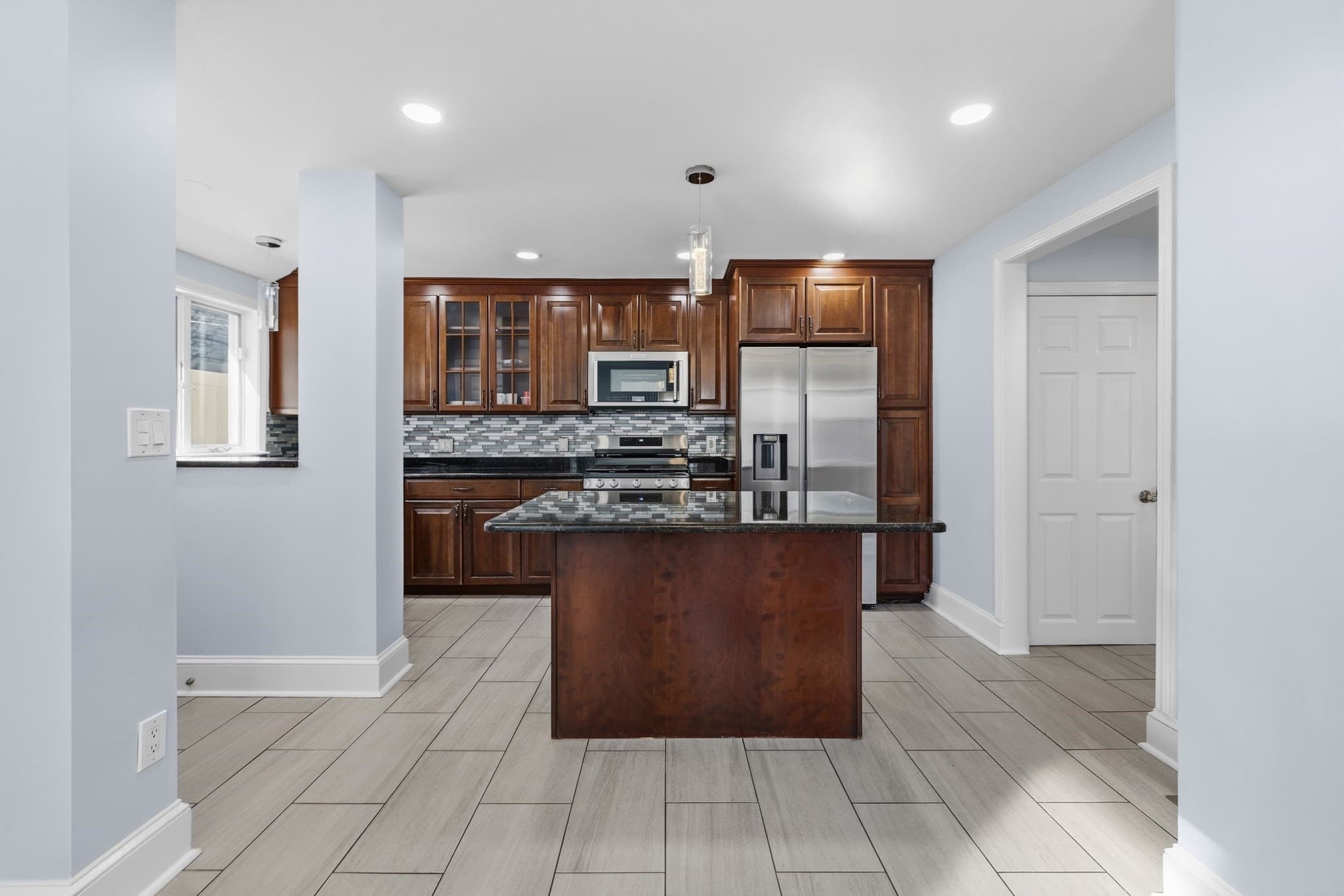 Single Family Residence at 17 Estes St, Everett MA 02149, Everett, photo 3 of 23