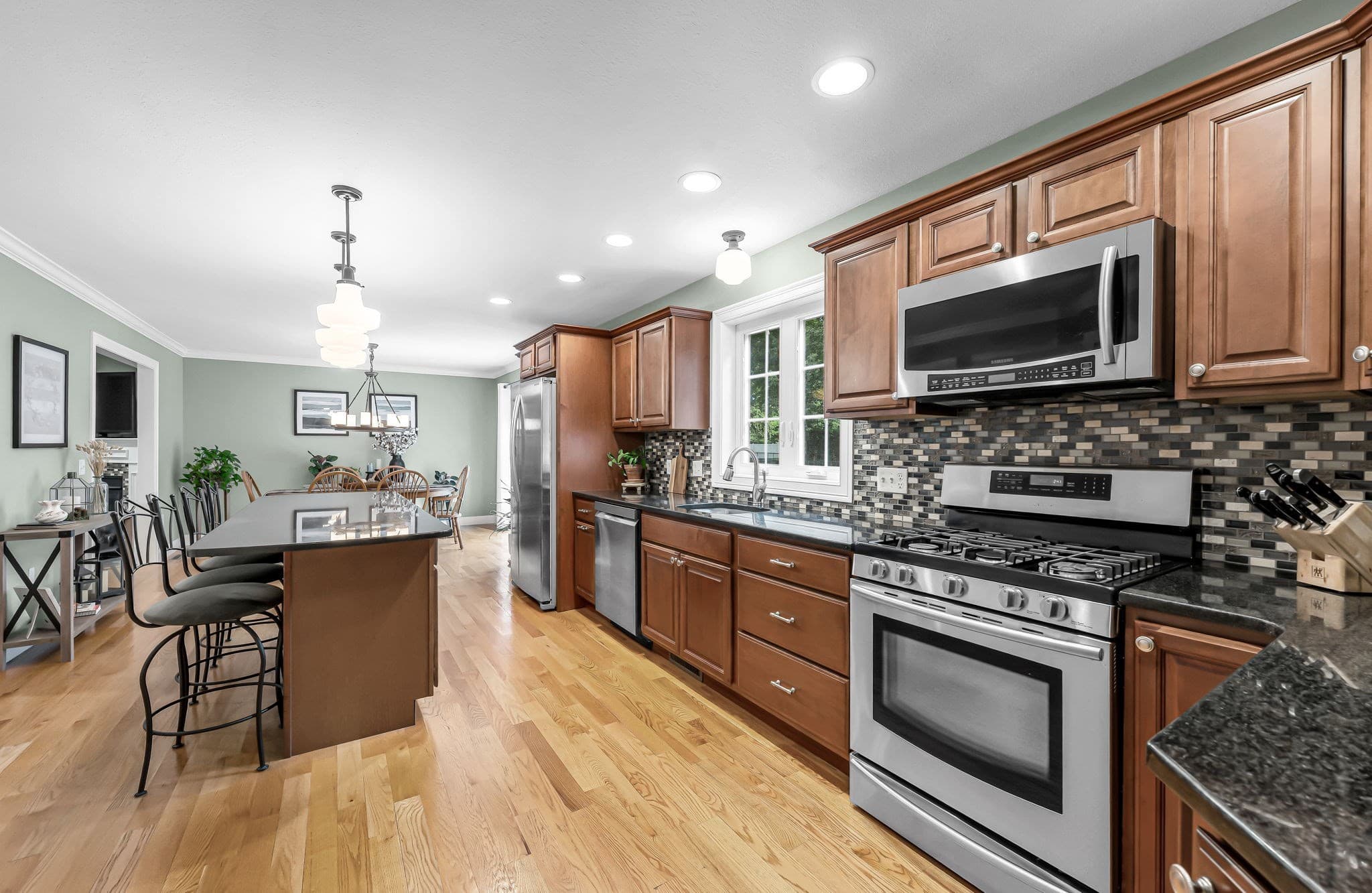 Single Family Residence at 437 Porter Rd, East Longmeadow MA 01028, East Longmeadow, photo 13 of 40