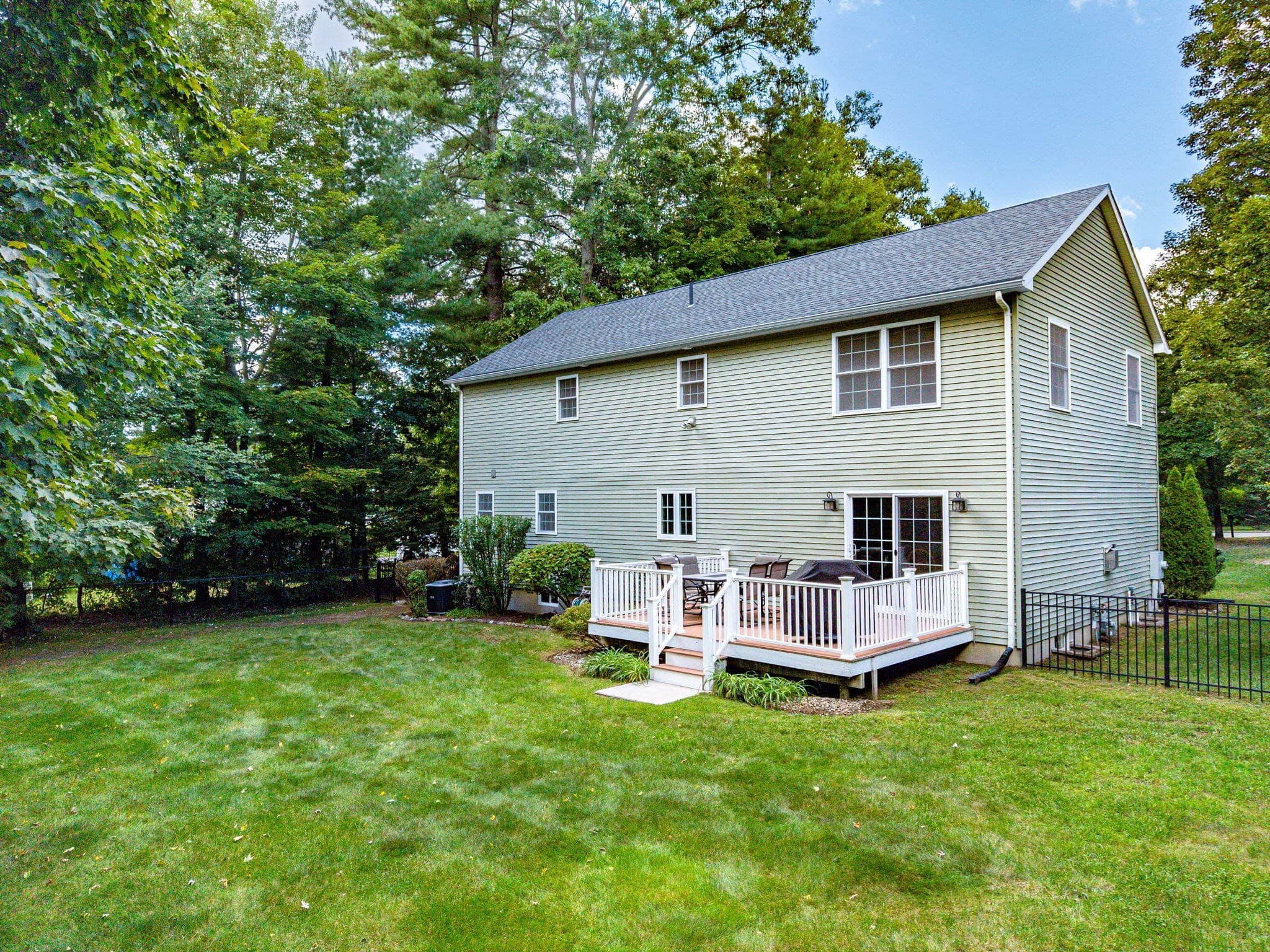 Single Family Residence at 437 Porter Rd, East Longmeadow MA 01028, East Longmeadow, photo 36 of 40