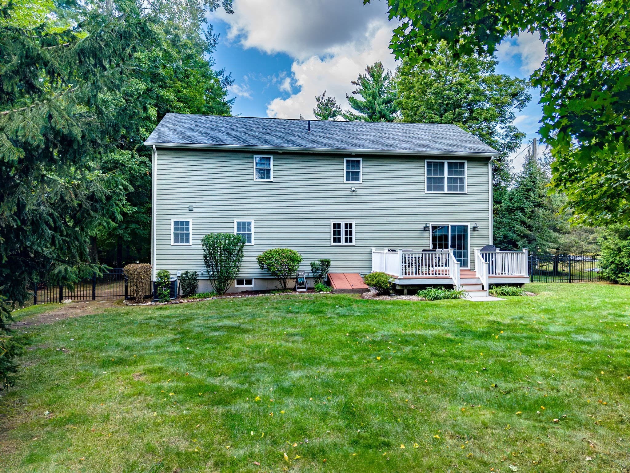 Single Family Residence at 437 Porter Rd, East Longmeadow MA 01028, East Longmeadow, photo 35 of 40