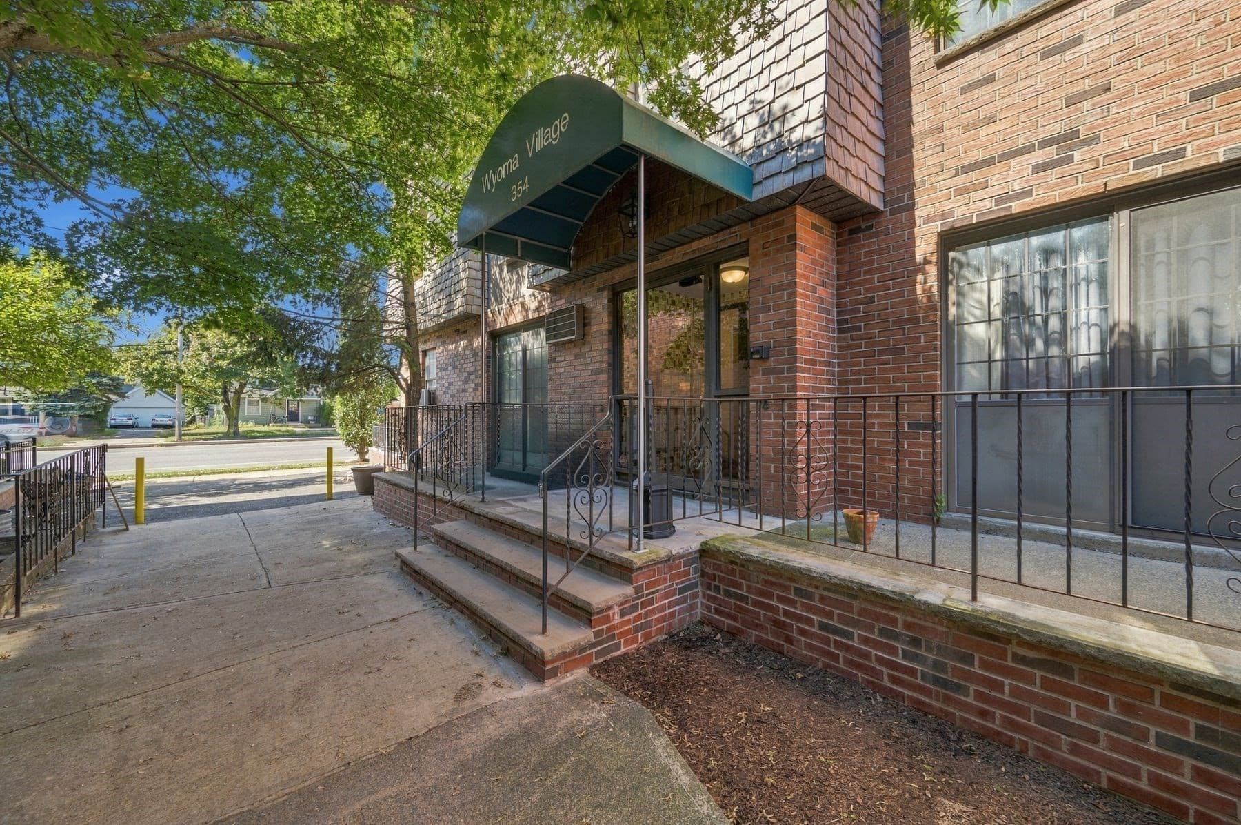 Condominium at 354 Broadway # 5, Lynn MA 01904, Lynn, photo 2 of 29