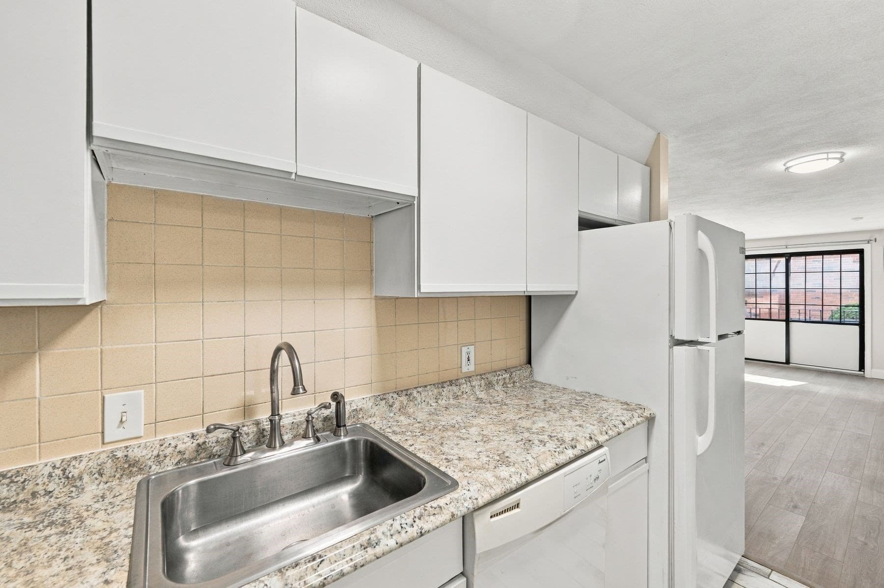 Condominium at 354 Broadway # 5, Lynn MA 01904, Lynn, photo 6 of 29