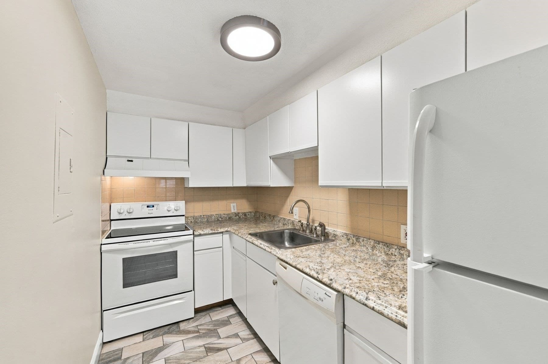 Condominium at 354 Broadway # 5, Lynn MA 01904, Lynn, photo 7 of 29