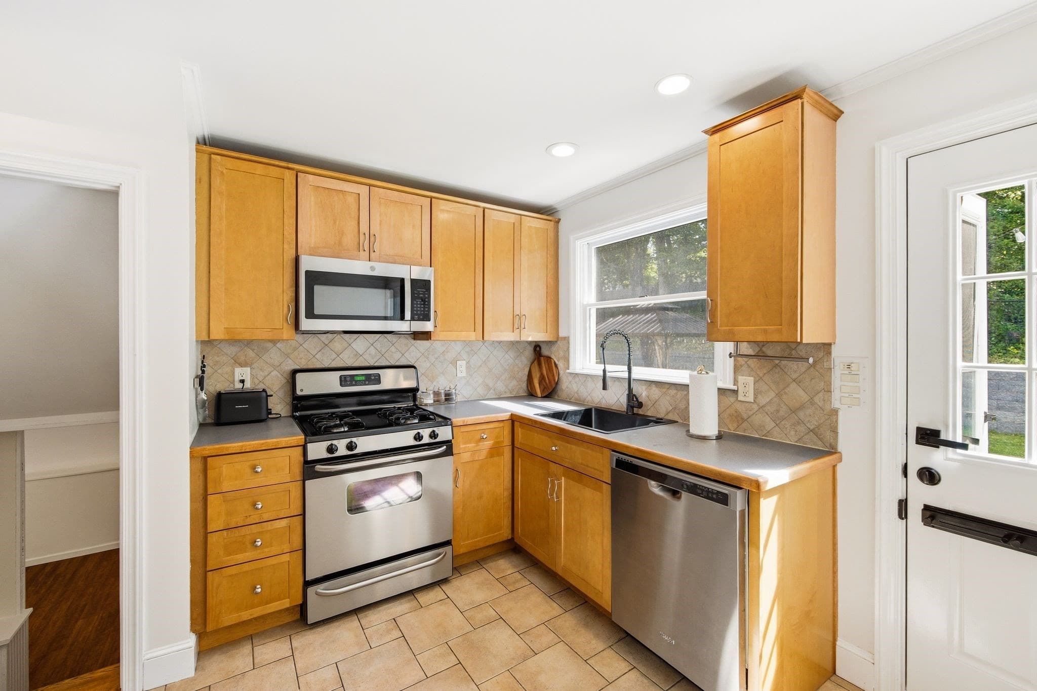 Single Family Residence at 210 Nashua Rd, Billerica MA 01862, Billerica, photo 21 of 39