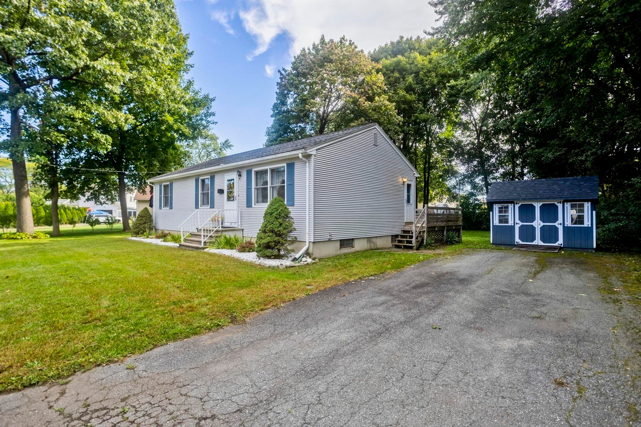 Single Family Residence at 30 Dale St, Holyoke MA 01040, Holyoke, photo 2 of 33