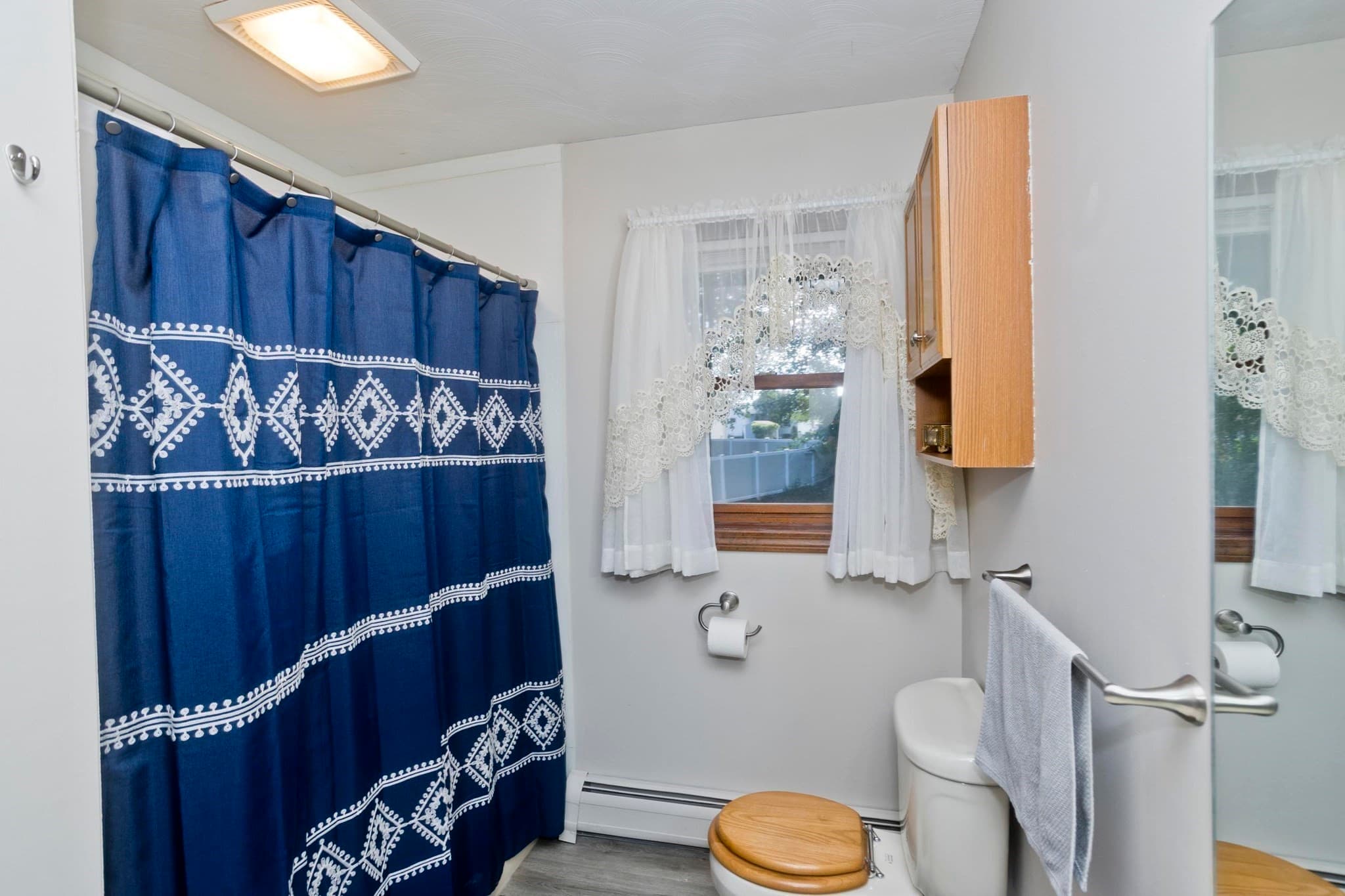 Single Family Residence at 30 Dale St, Holyoke MA 01040, Holyoke, photo 17 of 33