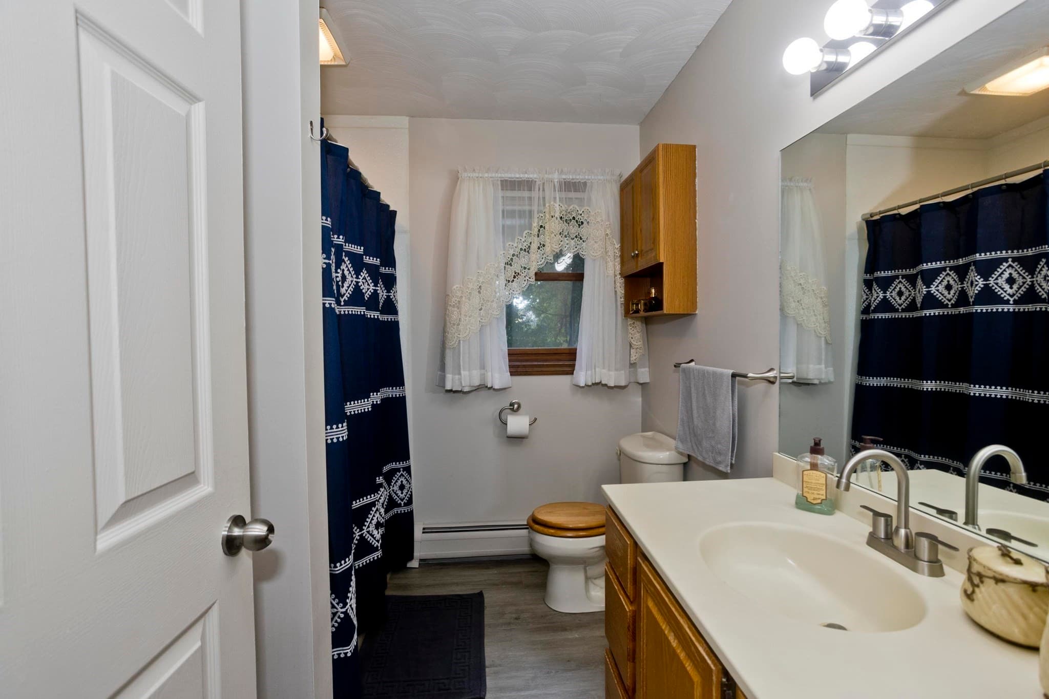 Single Family Residence at 30 Dale St, Holyoke MA 01040, Holyoke, photo 16 of 33