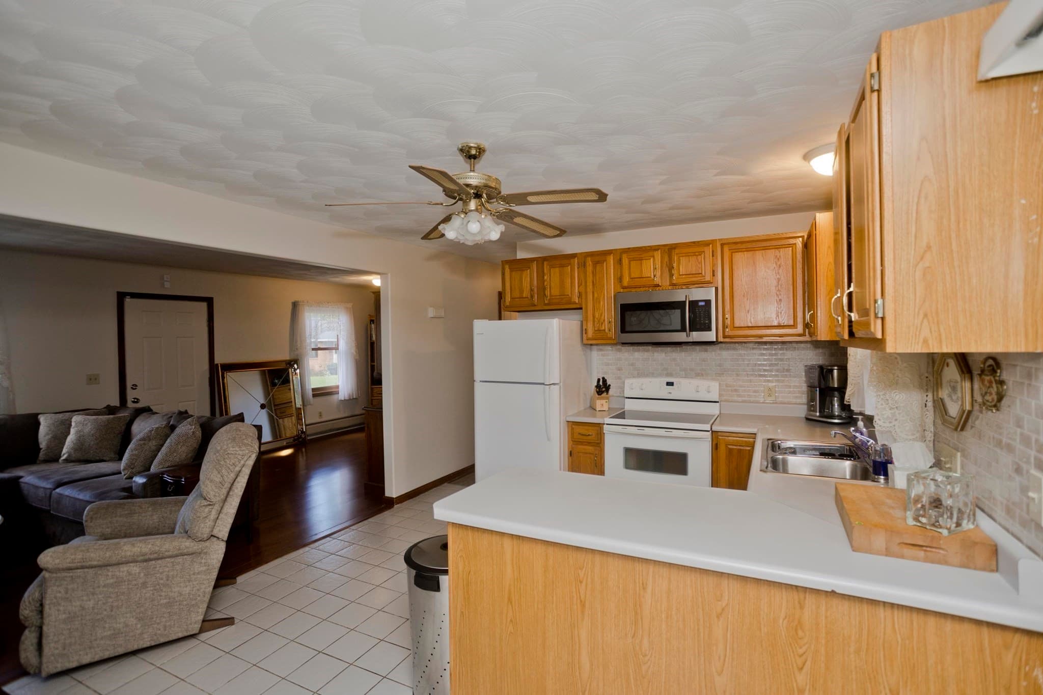 Single Family Residence at 30 Dale St, Holyoke MA 01040, Holyoke, photo 7 of 33