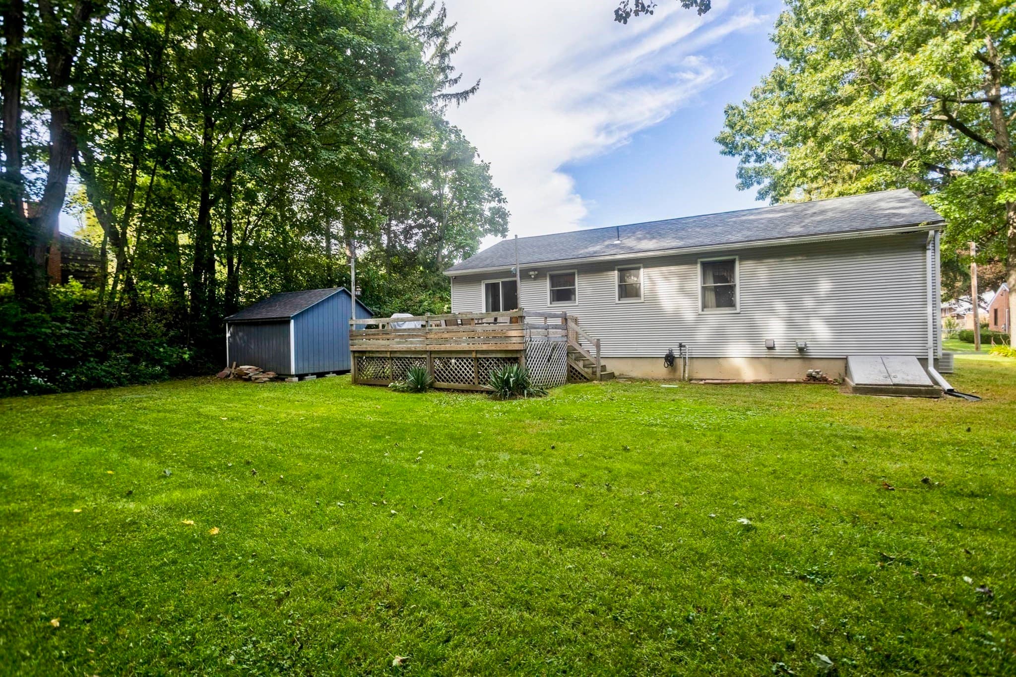 Single Family Residence at 30 Dale St, Holyoke MA 01040, Holyoke, photo 30 of 33