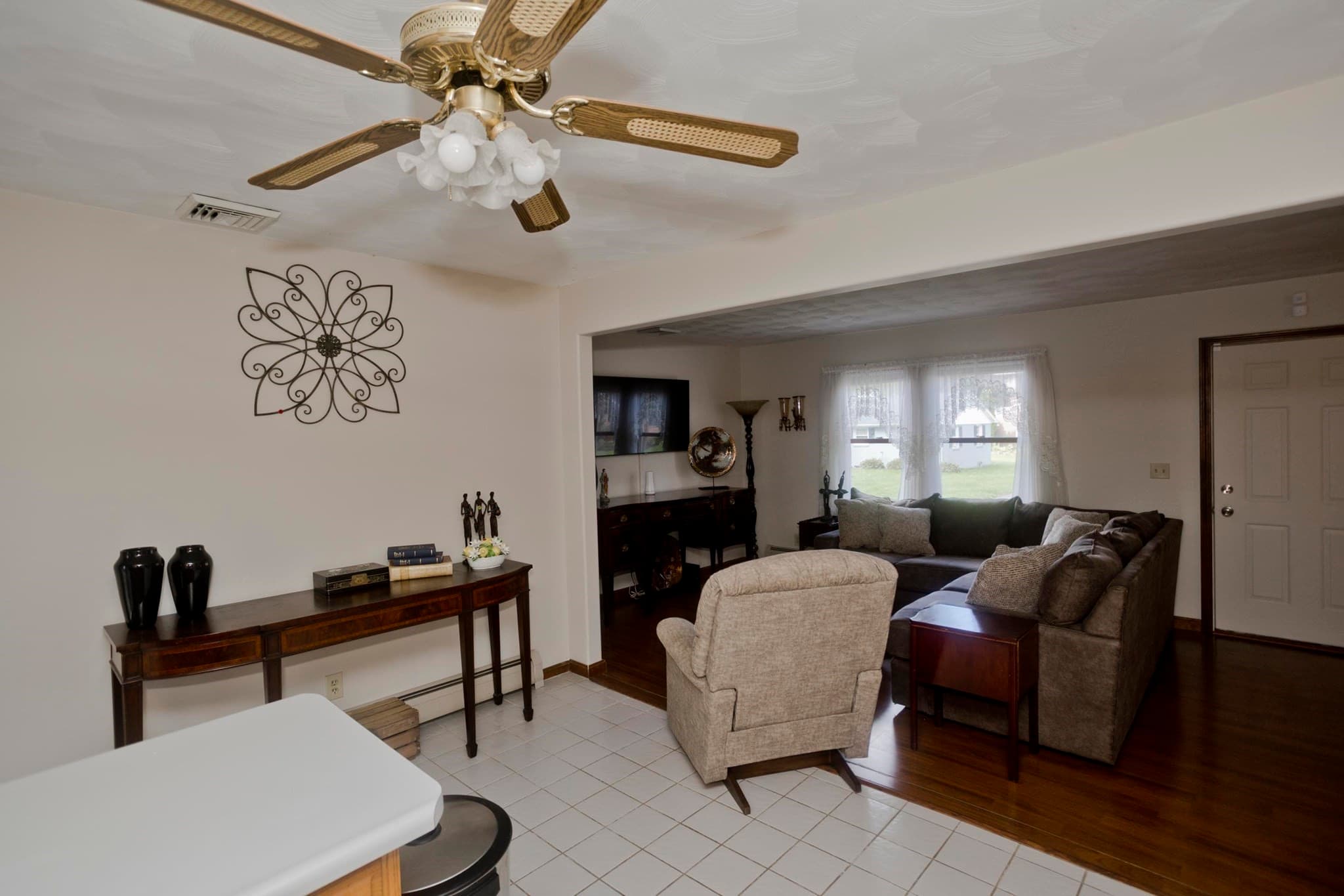 Single Family Residence at 30 Dale St, Holyoke MA 01040, Holyoke, photo 8 of 33