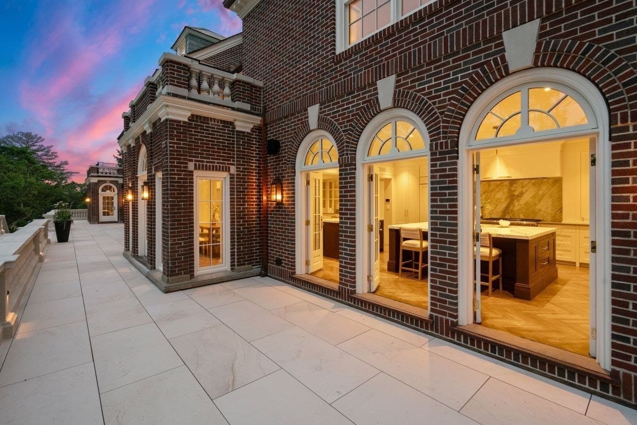 Single Family Residence at 9 The Ledges, Newton MA 02459, Newton, photo 7 of 33