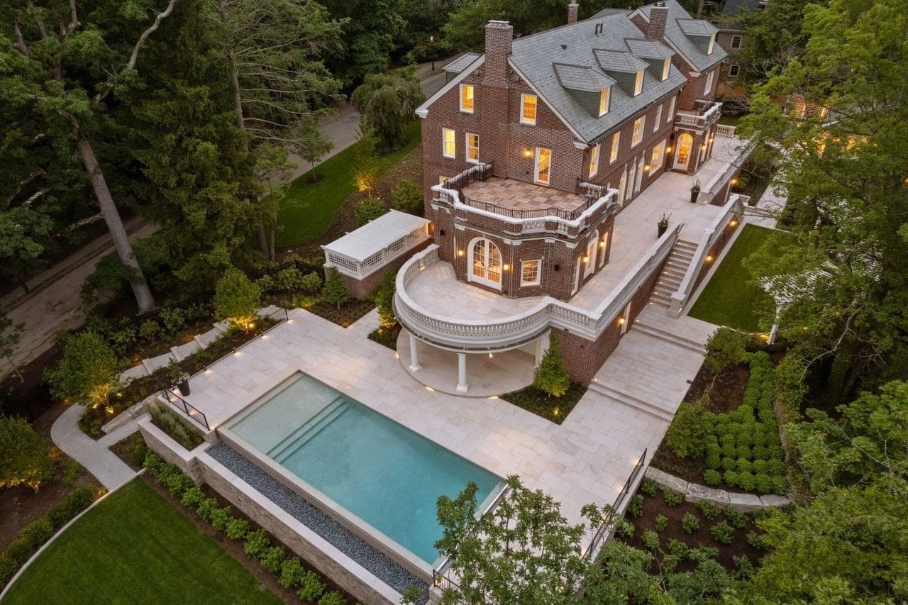 9 The Ledges, Newton MA 02459
