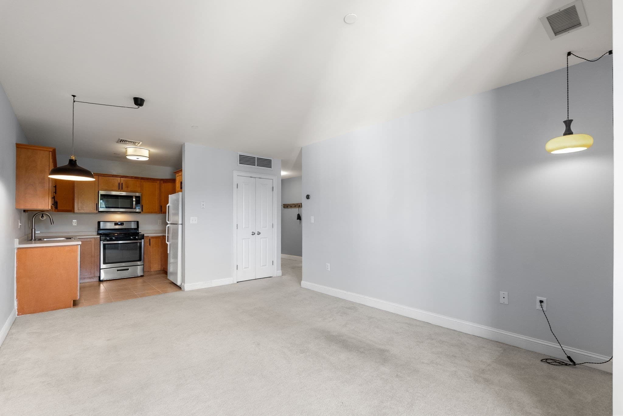 Condominium at 327 Centre St # 206B, Boston MA 02130, Boston, photo 6 of 16