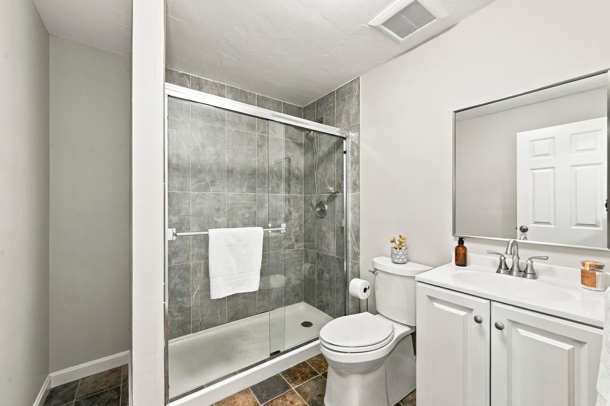 Condominium at 123 Merrimack Meadows Lane # 123, Tewksbury MA 01876, Tewksbury, photo 20 of 42