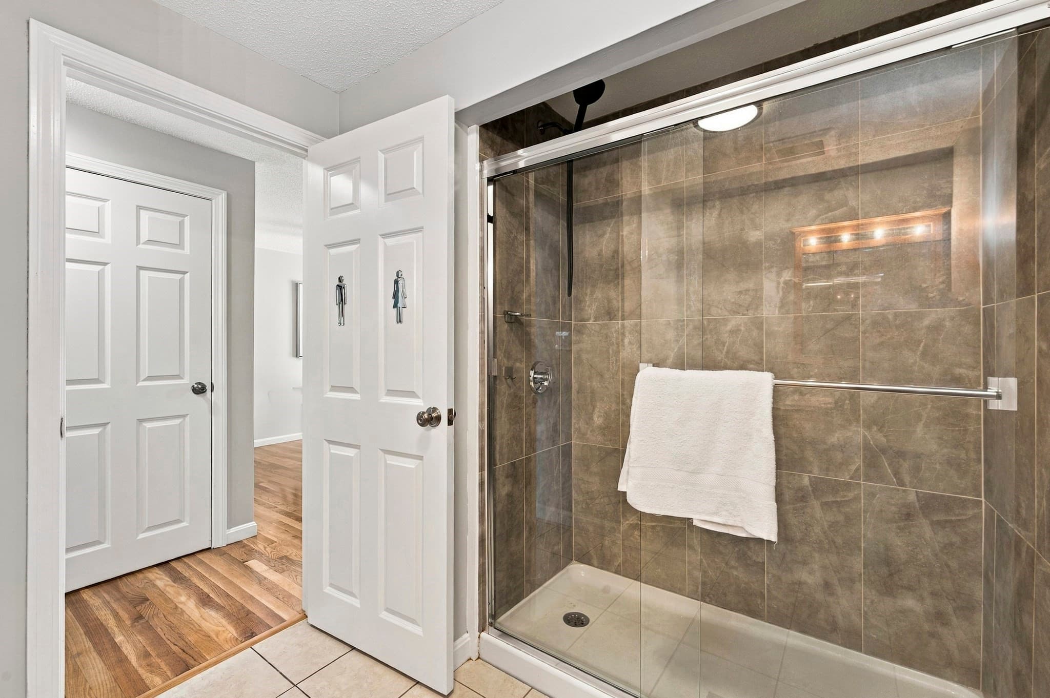 Condominium at 123 Merrimack Meadows Lane # 123, Tewksbury MA 01876, Tewksbury, photo 9 of 42