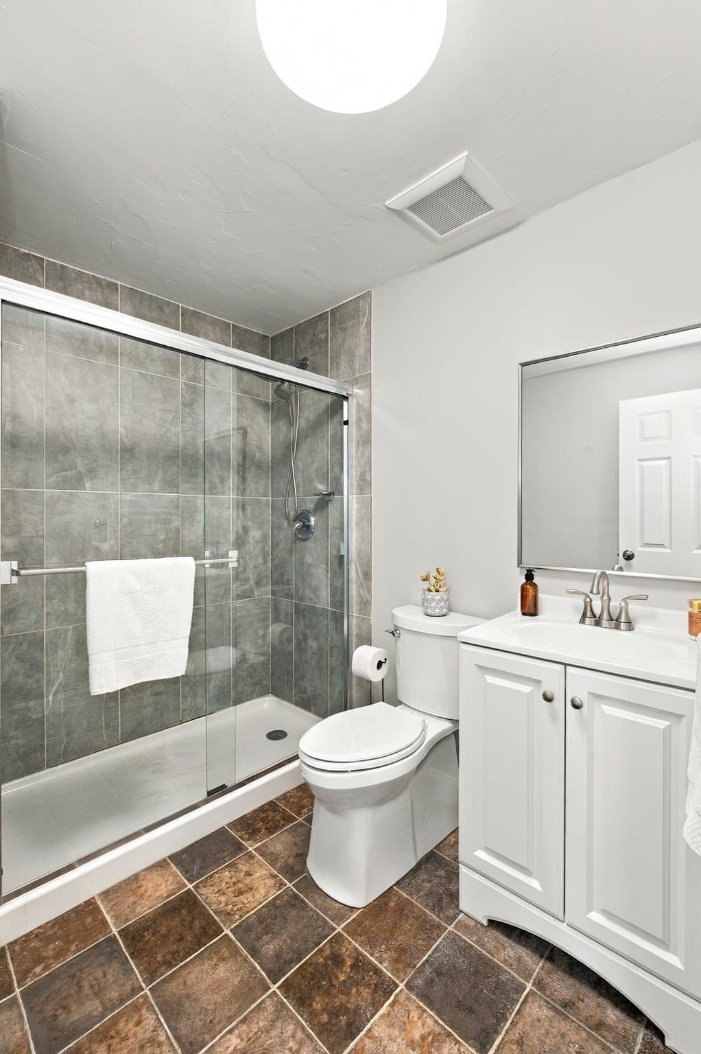 Condominium at 123 Merrimack Meadows Lane # 123, Tewksbury MA 01876, Tewksbury, photo 21 of 42