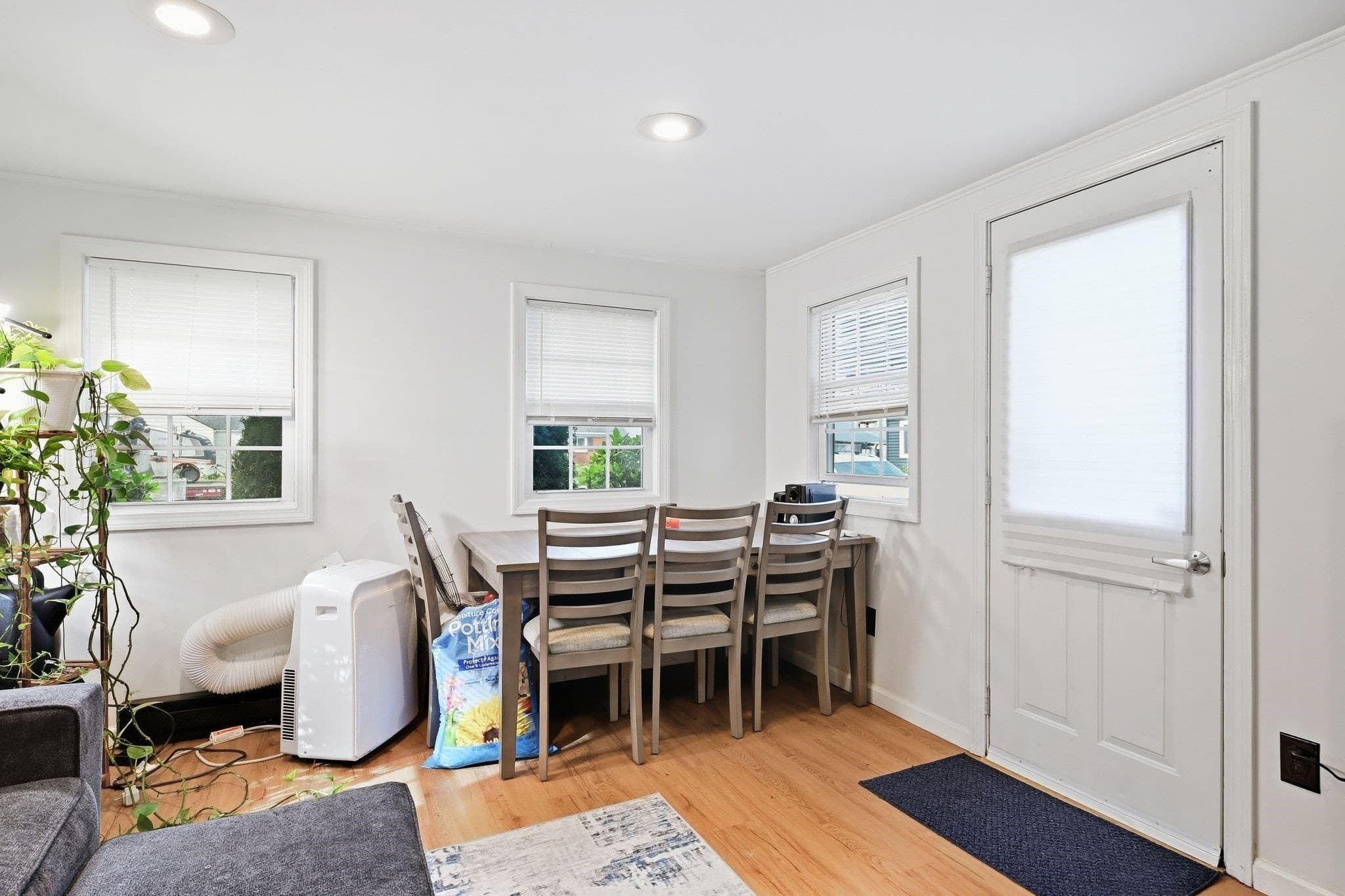 Single Family Residence at 215 Eddy St, Springfield MA 01104, Springfield, photo 8 of 27