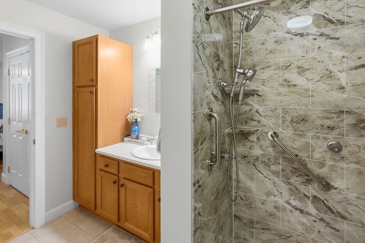 Condominium at 7 Crescent Way # 101, Sturbridge MA 01566, Sturbridge, photo 22 of 42