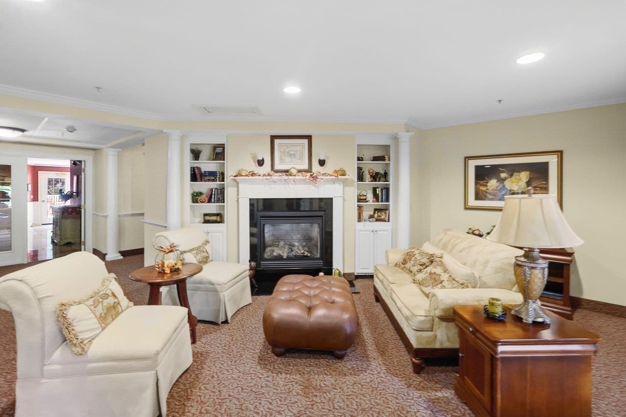 Condominium at 7 Crescent Way # 101, Sturbridge MA 01566, Sturbridge, photo 5 of 42