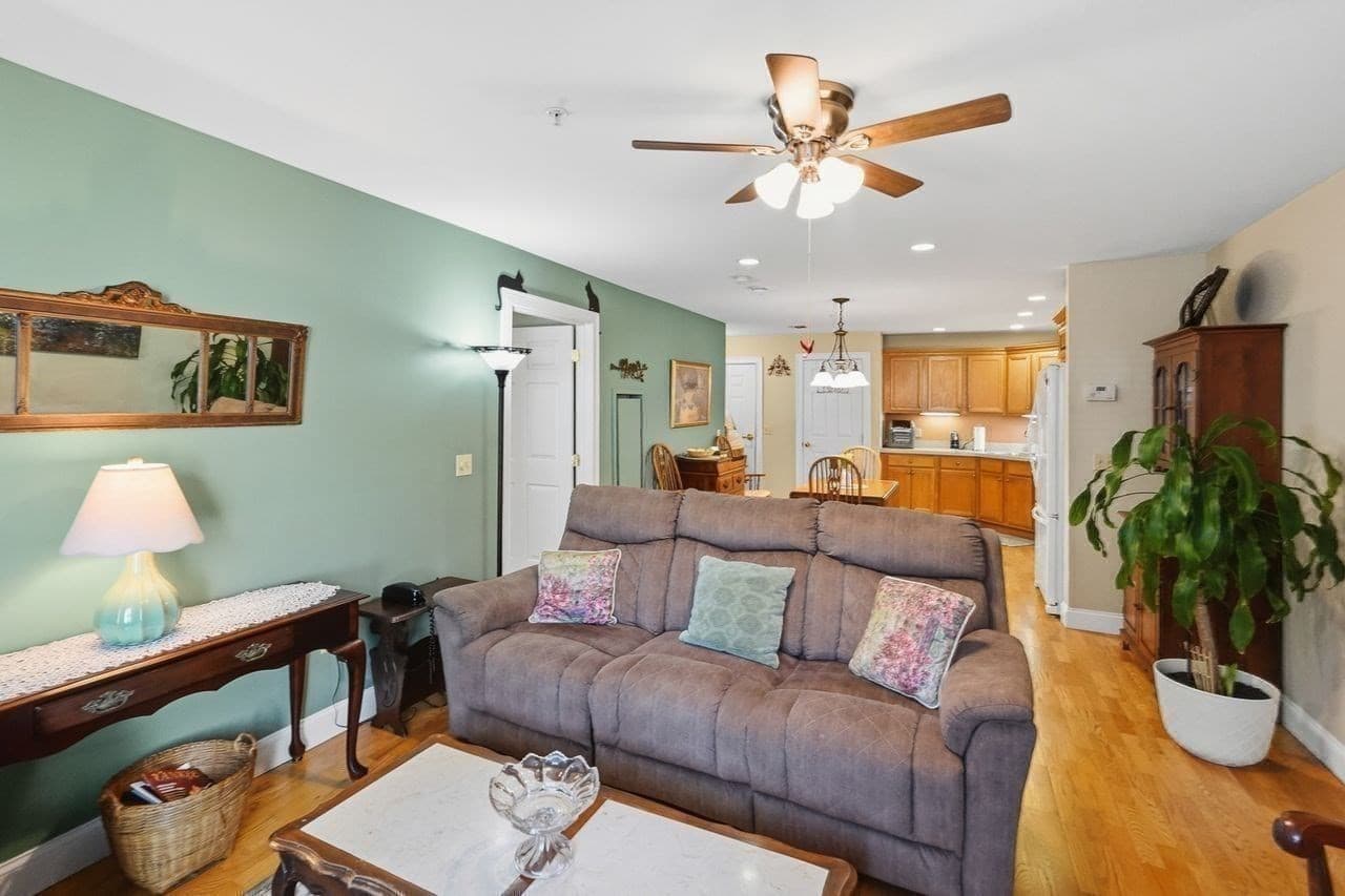 Condominium at 7 Crescent Way # 101, Sturbridge MA 01566, Sturbridge, photo 14 of 42