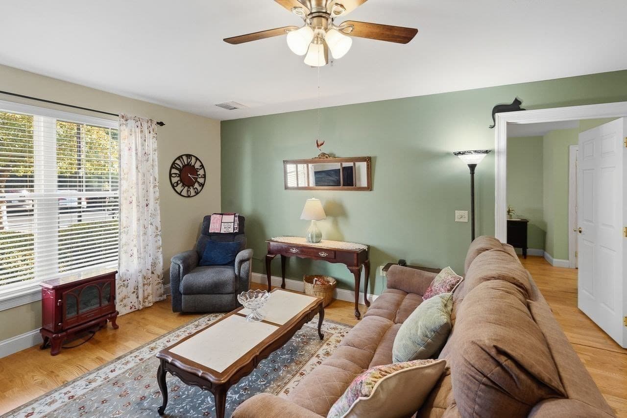 Condominium at 7 Crescent Way # 101, Sturbridge MA 01566, Sturbridge, photo 15 of 42
