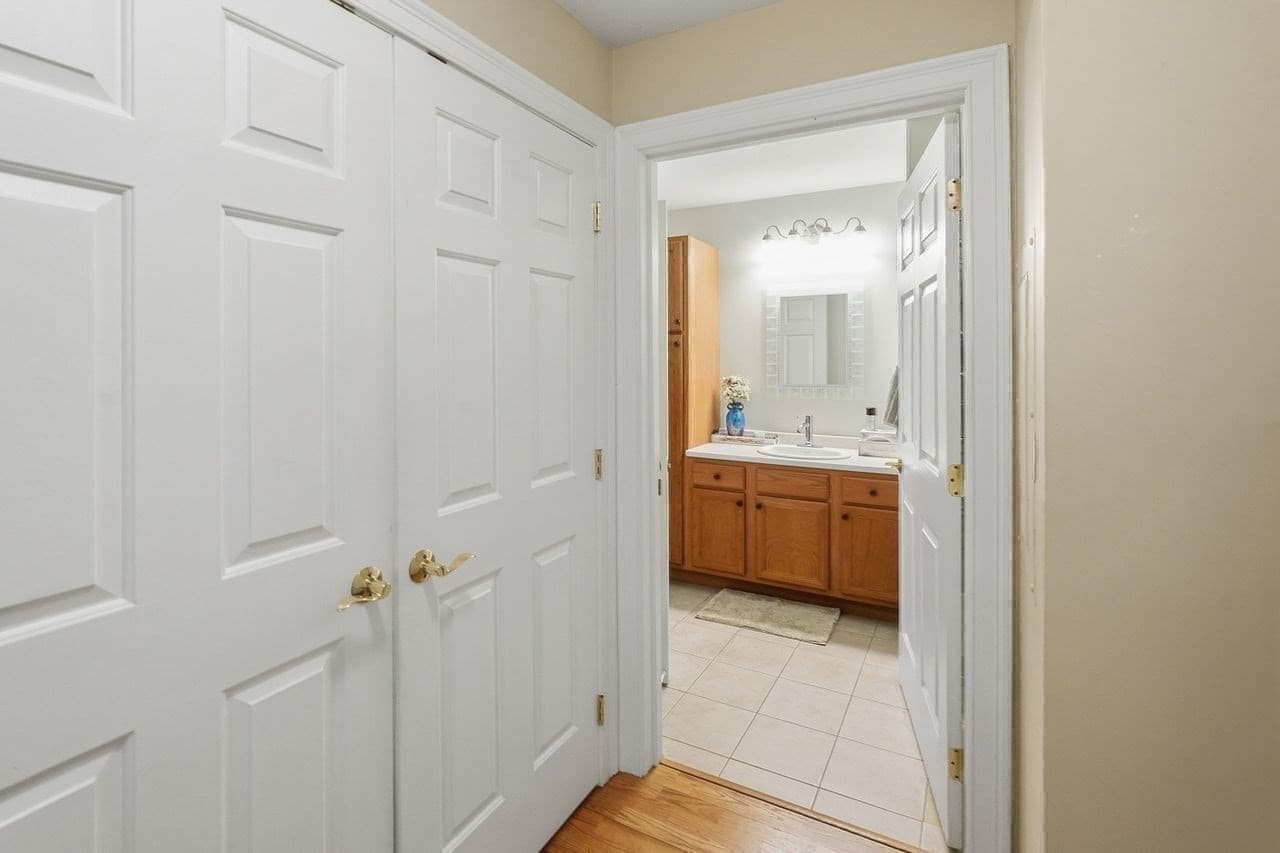 Condominium at 7 Crescent Way # 101, Sturbridge MA 01566, Sturbridge, photo 25 of 42