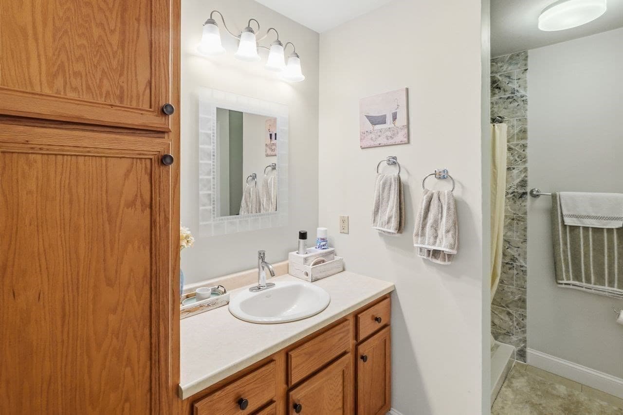 Condominium at 7 Crescent Way # 101, Sturbridge MA 01566, Sturbridge, photo 21 of 42