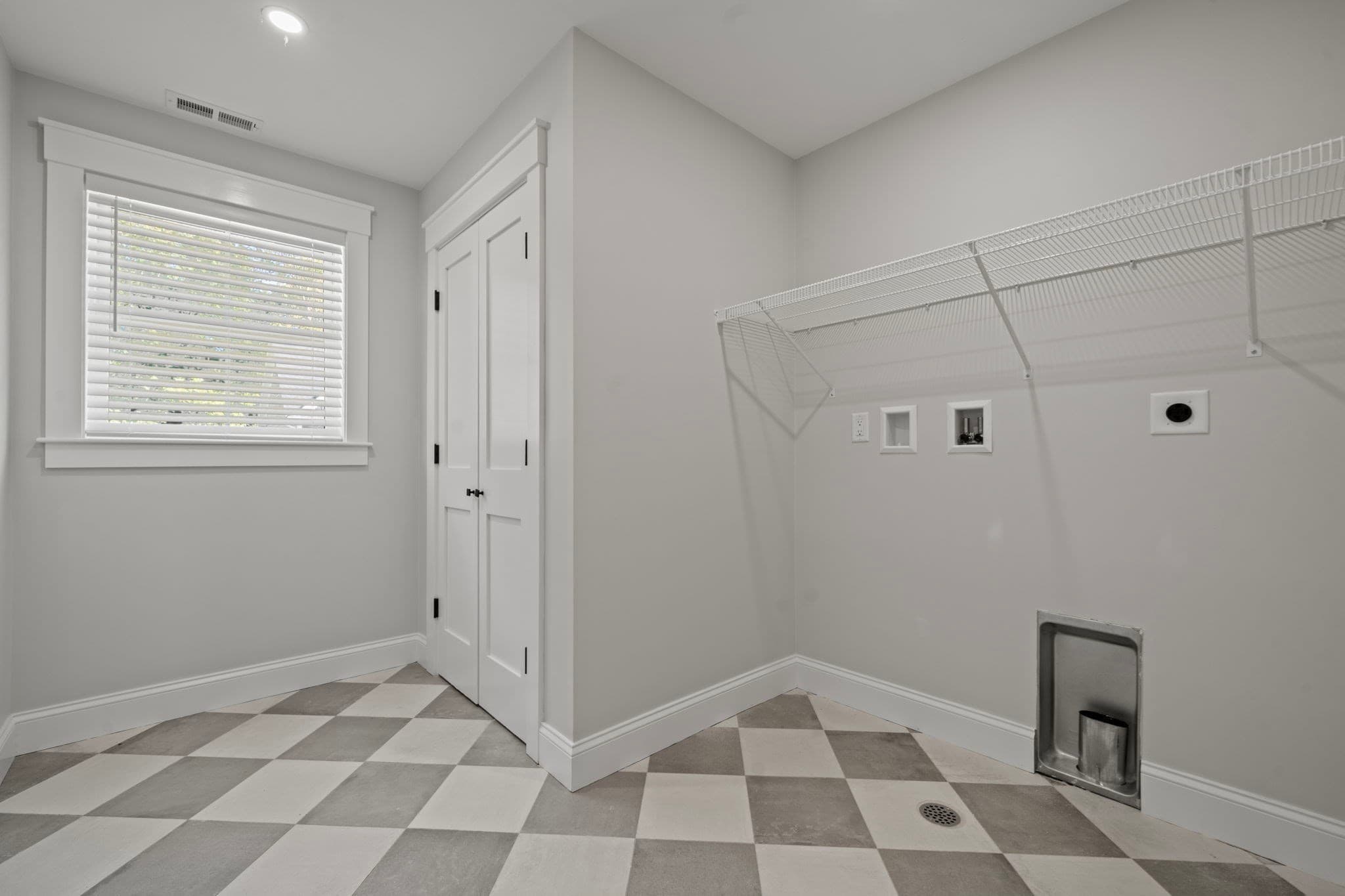Single Family Residence at 158 Lake St, Wilmington MA 01887, Wilmington, photo 30 of 34