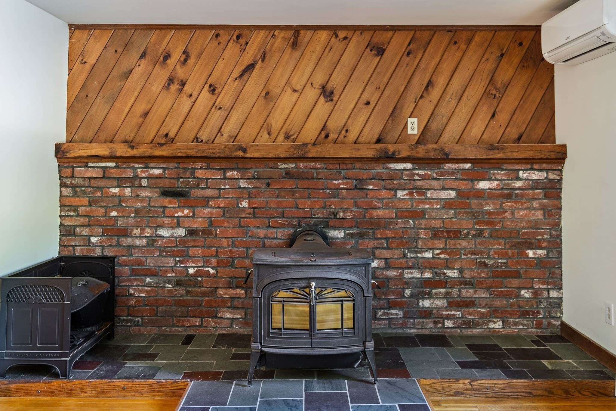 Single Family Residence at 482 Main St, Saugus MA 01906, Saugus, photo 9 of 42