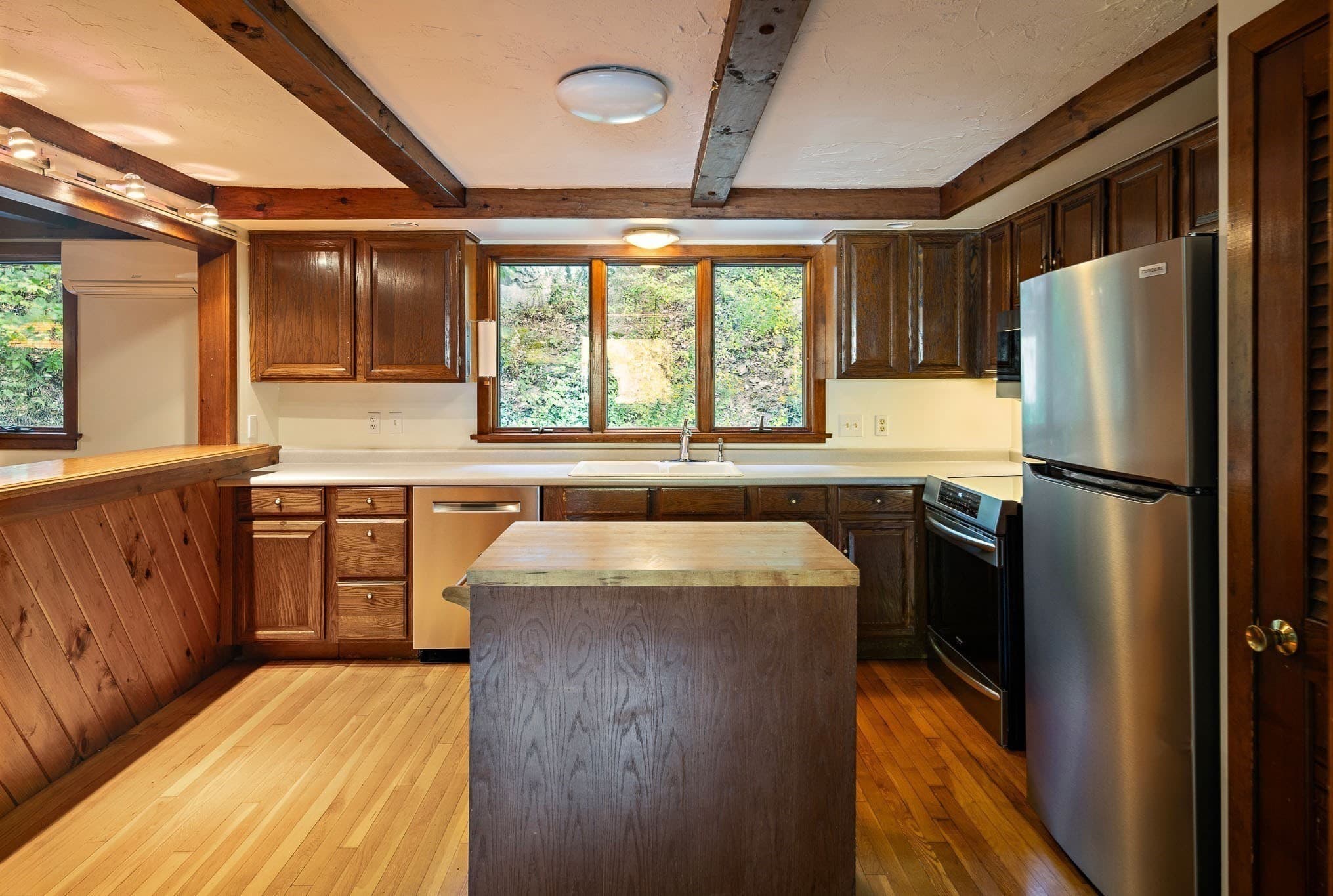Single Family Residence at 482 Main St, Saugus MA 01906, Saugus, photo 10 of 42