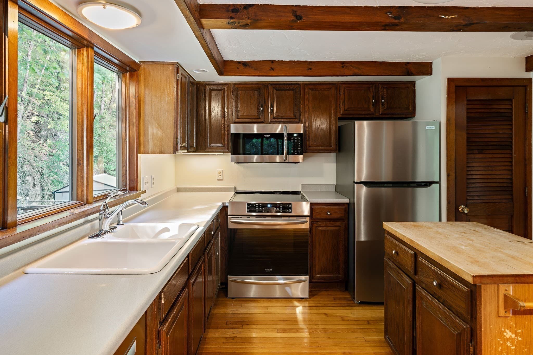 Single Family Residence at 482 Main St, Saugus MA 01906, Saugus, photo 11 of 42