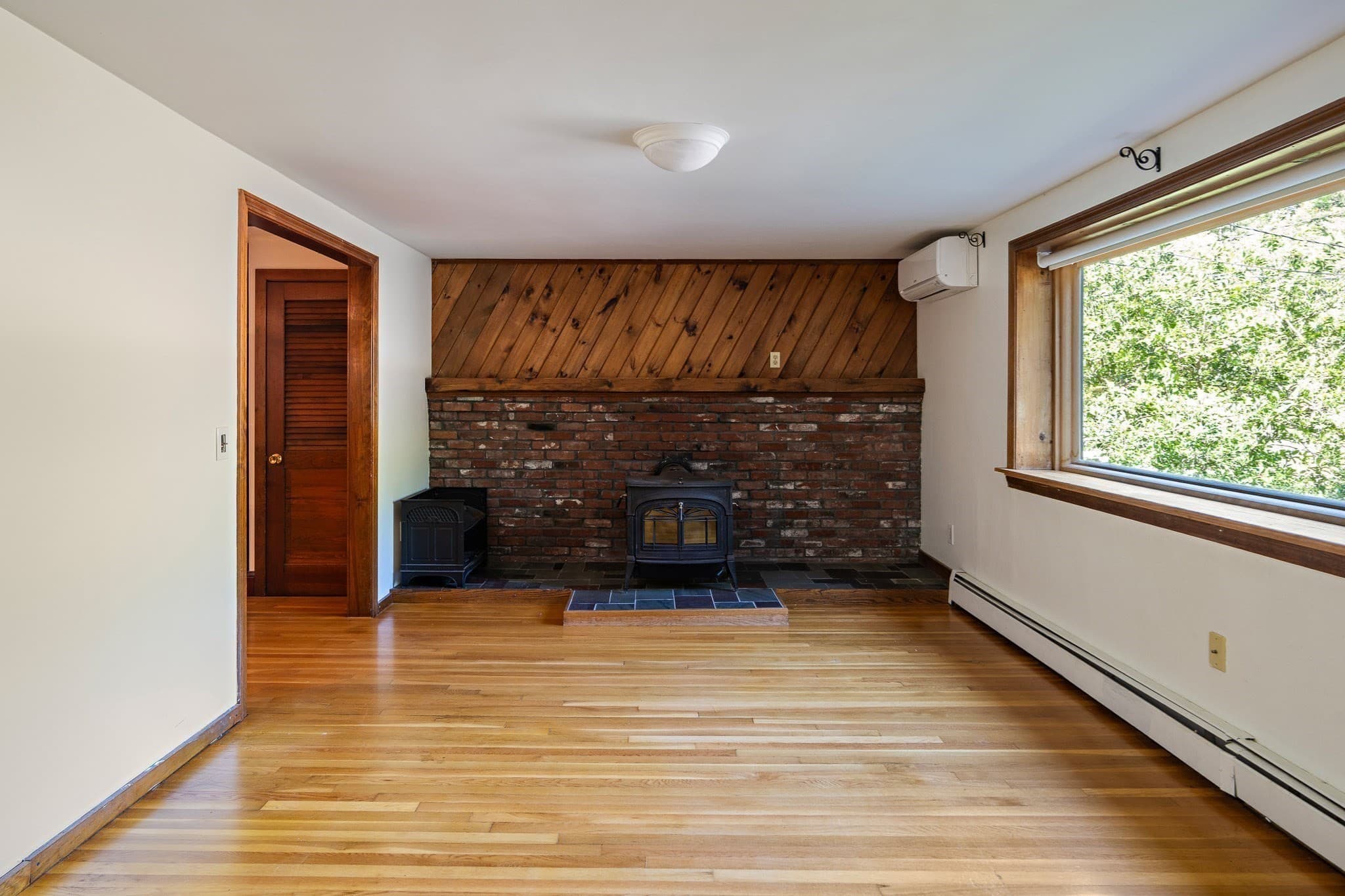 Single Family Residence at 482 Main St, Saugus MA 01906, Saugus, photo 8 of 42